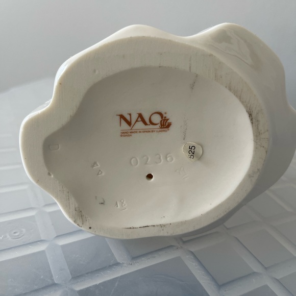 Nao by Lladro First Communion Girl #0236 - Picture 3 of 6